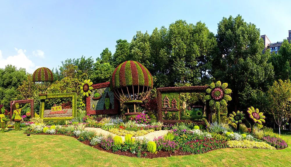 今天，中秋邂逅国庆！拱墅一身“红妆”一城月色，映照万千团圆至味！