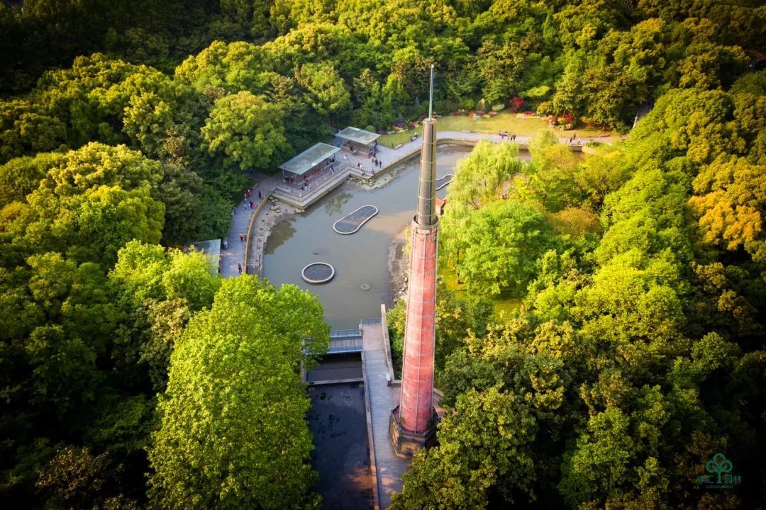 坐着地铁看浦东｜美到惊艳！童话乐园、古镇园林、跑酷金字塔……这条地铁线都能到，还能跨省游