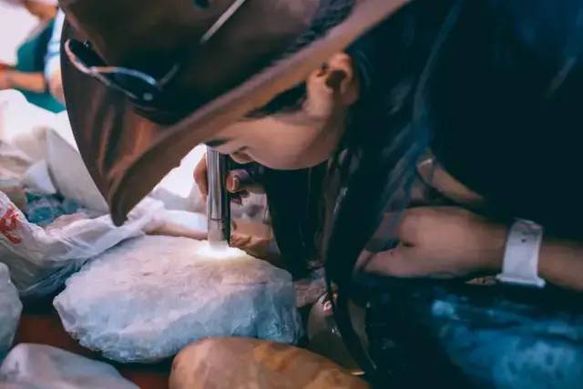 新疆和田为什么买不到真东西,在新疆能买到正宗和田玉吗