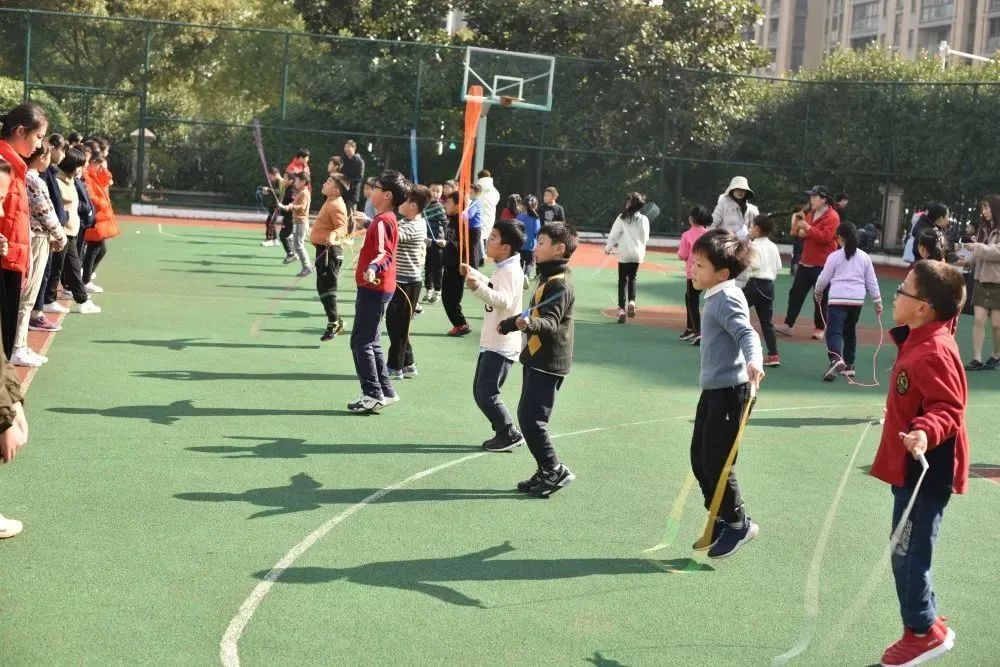 每天一节体育课落实情况,每天一节体育课是真的吗