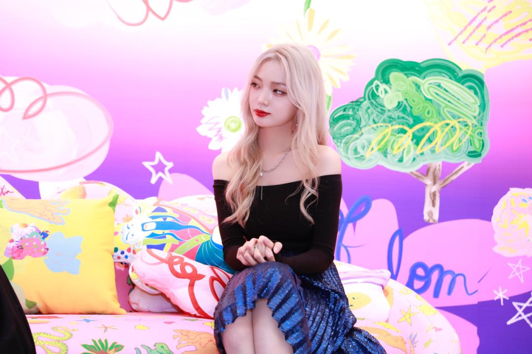 瑞丽25周年超级品牌日直播专场，跟着清华学霸女神一起来种草