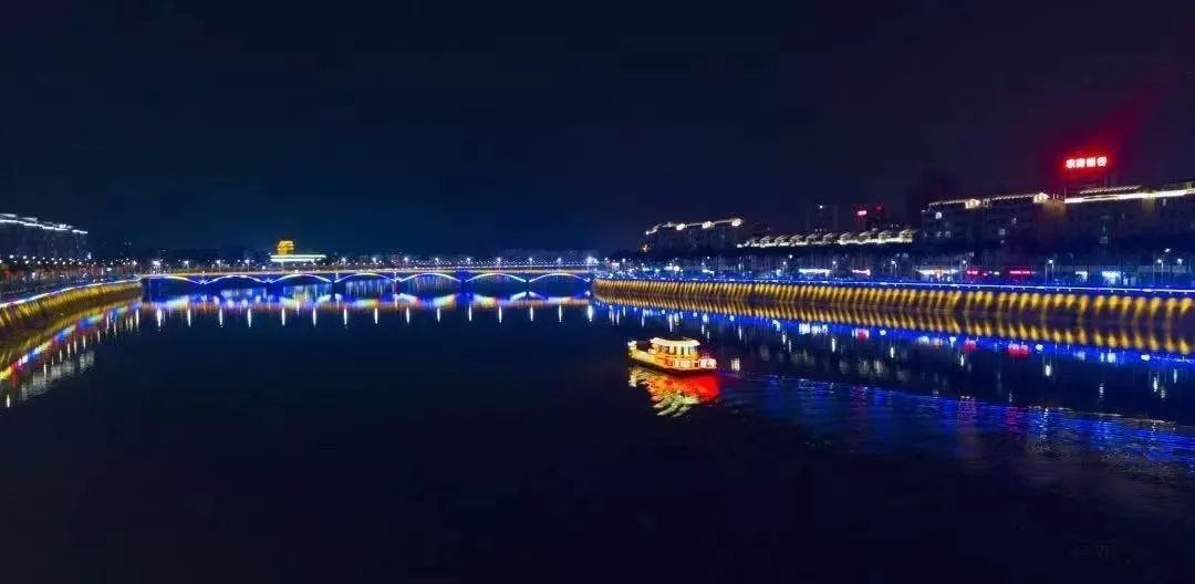 这座绝色山城，藏了一个烟火人间！