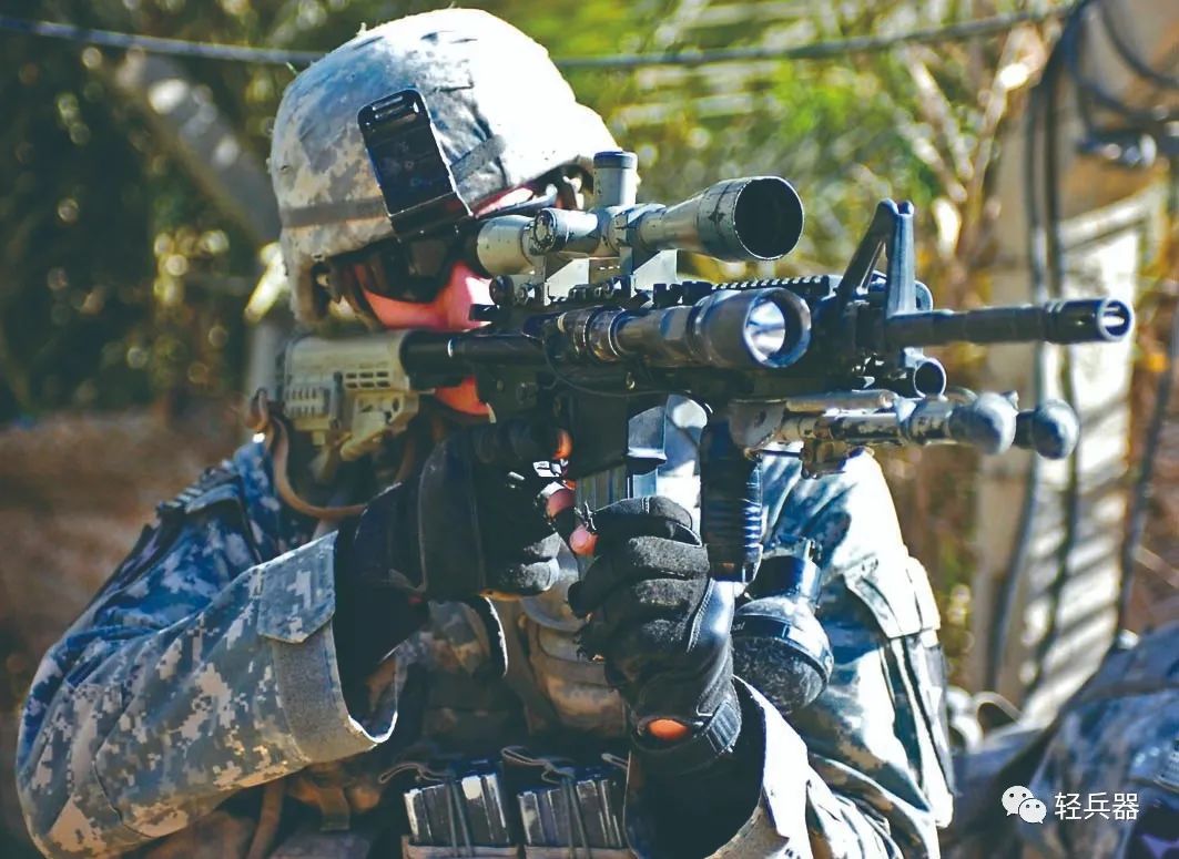 反射式瞄准镜与多倍镜组合,全息瞄准镜加三倍镜组合枪械
