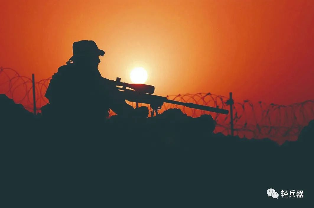 反射式瞄准镜与多倍镜组合,全息瞄准镜加三倍镜组合枪械