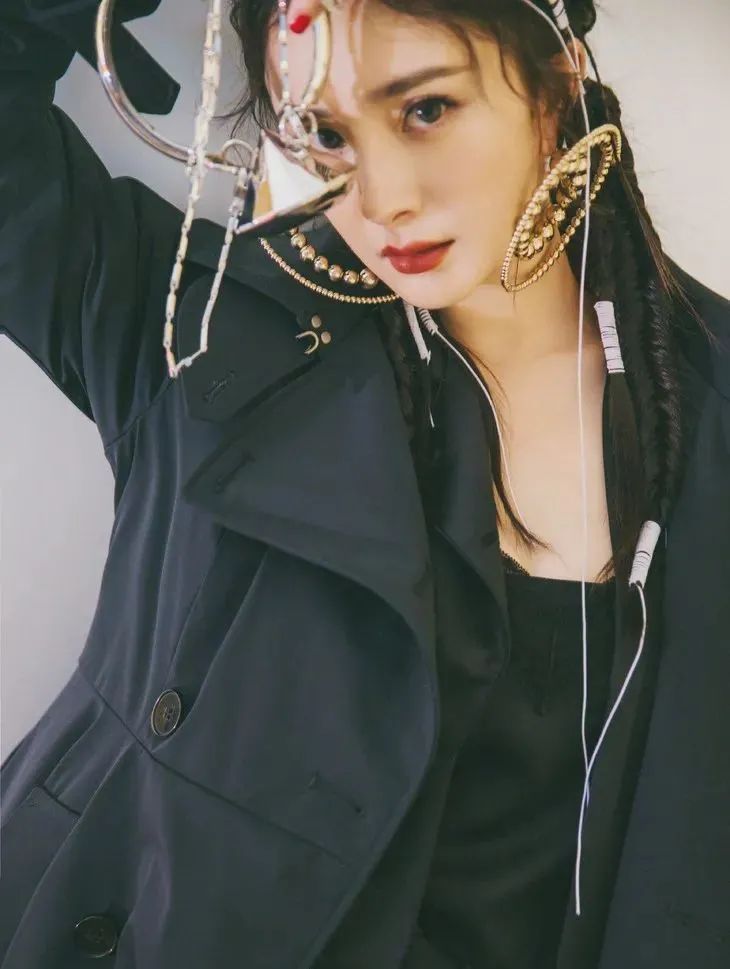 壹周潮话题|杨幂扶了个寂寞也美，万圣节Mai真的拼