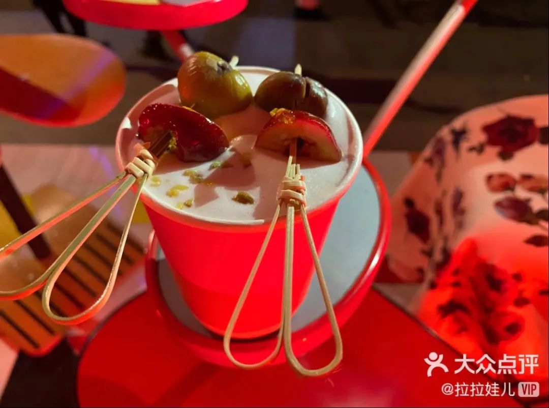 日本空运芝士蛋糕、28元超值特调咖啡...老牌美味or新晋网红，谁会狙中成都人的甜品胃？