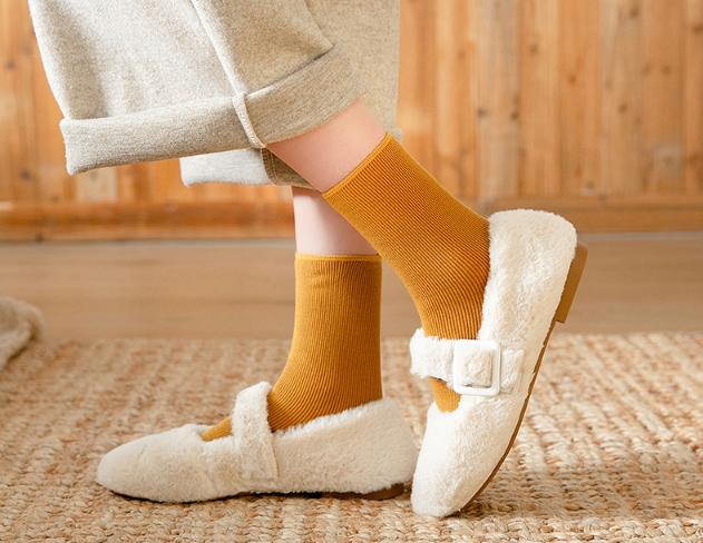 踩在脚下的暖宝宝？穿上1秒暖5℃的雪地袜，循环锁温，透气不臭脚