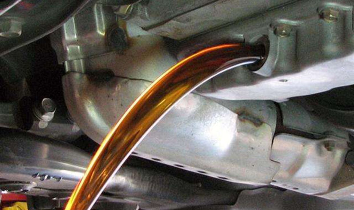 变速箱换一次齿轮油多少钱,变速箱油换一次1900元