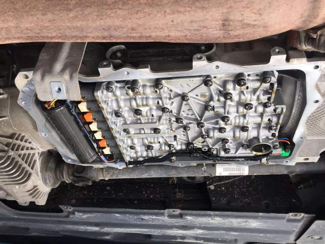 变速箱换一次齿轮油多少钱,变速箱油换一次1900元