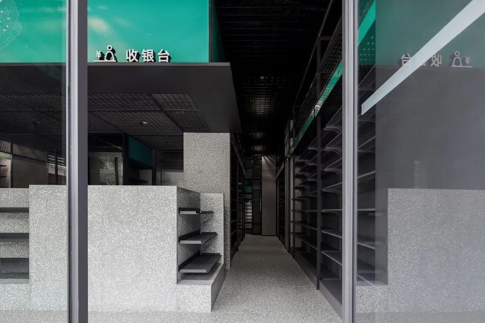 冷峻理性、精准高效-厦门德善堂药店/喜玛拉雅设计