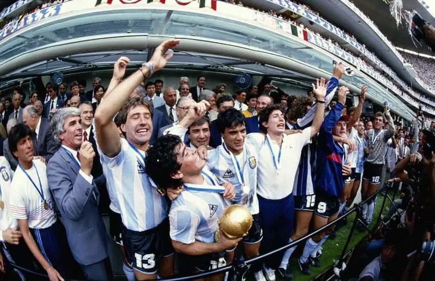 马拉多纳四川成都,缅怀马拉多纳的人都在哪里