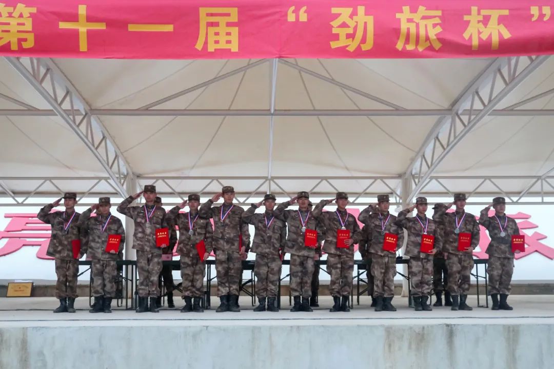 寒风中的他们完整版,寒风中他们一直在坚守