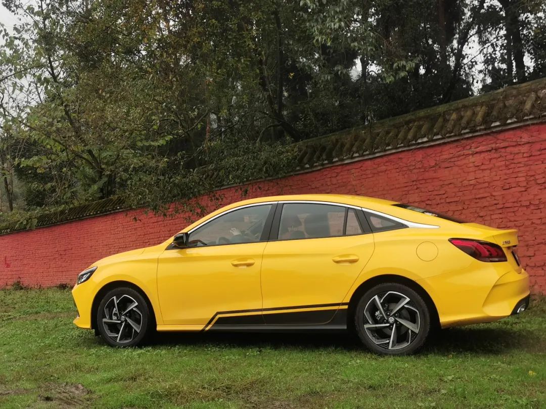 试驾名爵mg5轻奢旗舰版,名爵mg5青奢旗舰版试驾