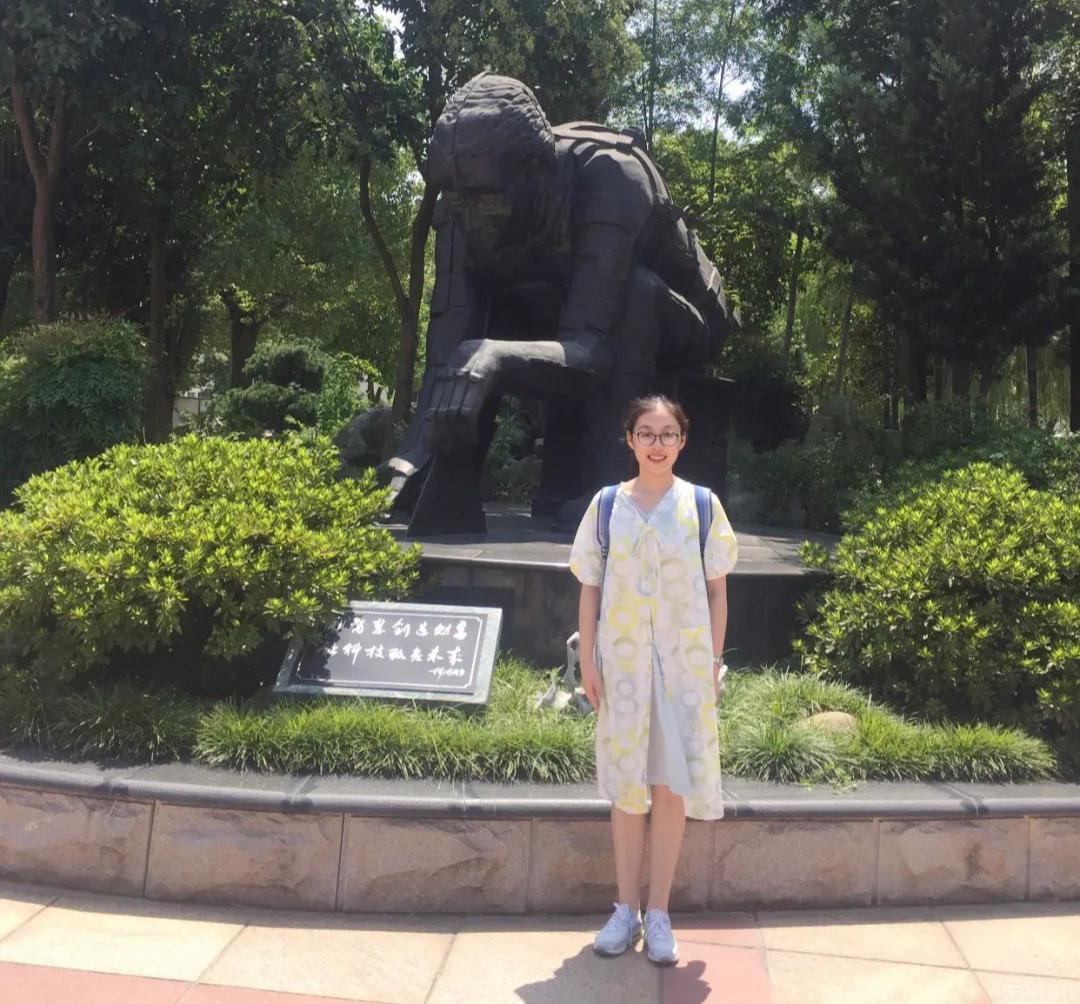 向优秀青年看齐,向优秀的人才们看齐的表现