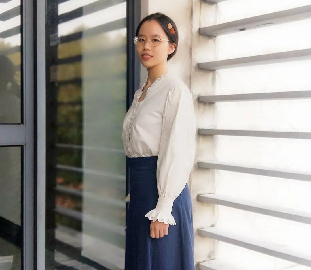 向优秀看齐向榜样靠拢,向优秀的前辈们看齐