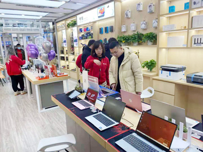 “百脑惠”与“京东”“联姻”：线上线下强强联合填补鹤城IT行业空白