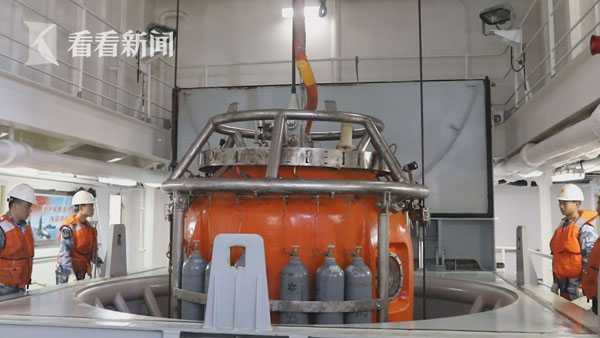 下潜深度屡屡破纪录,海军潜水员援潜救生演练事件