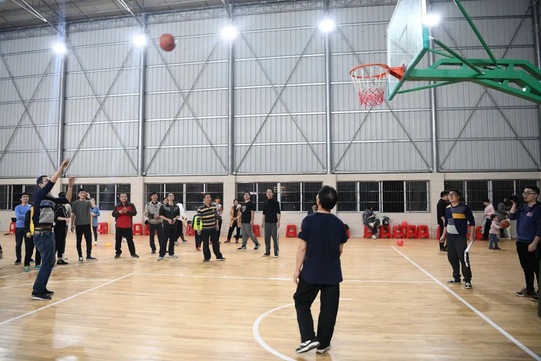 灵山县检察院开展趣味工会活动