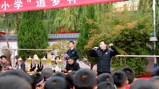 临洮县实验三小校园足球比赛,实验二小踢足球比赛直播