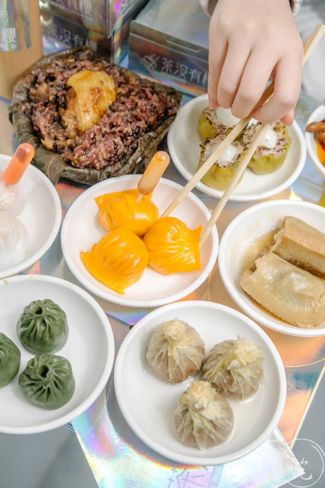 淮海路上10m²！连座位也没有的店，专卖香港“彩色点心”