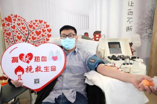 高温难挡献血情,零下7度挡不住游客的热情