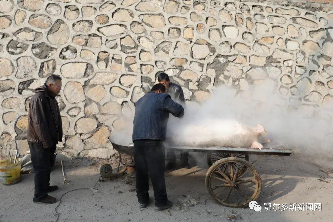 室外柴火灶带锅,柴火灶炒菜做饭