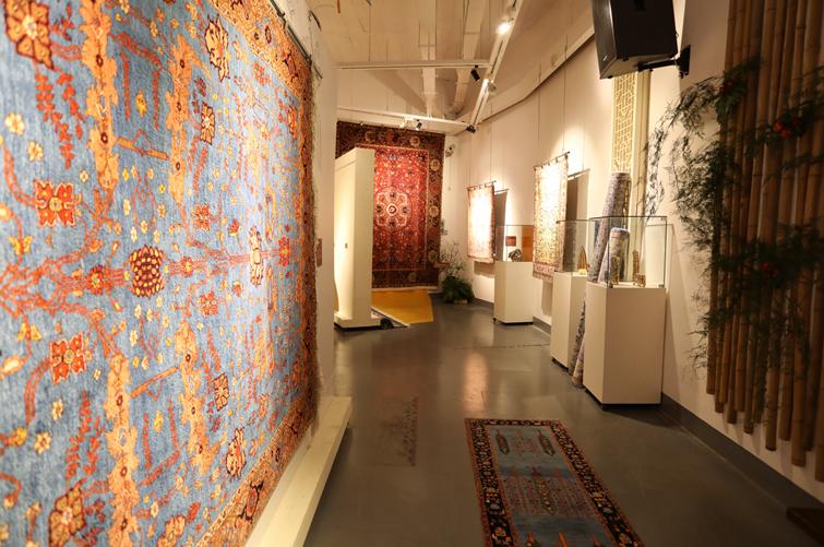 近40件波斯地毯“飞”到长宁这里……