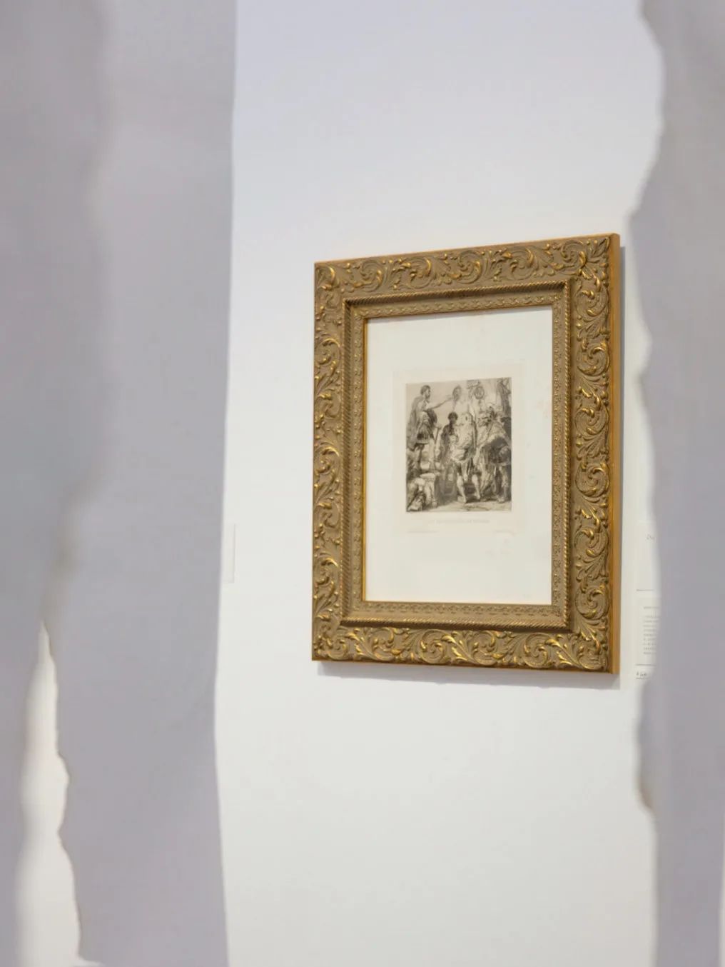 你家楼下的免费展览空间，晒着暖烘烘的太阳散步去吧