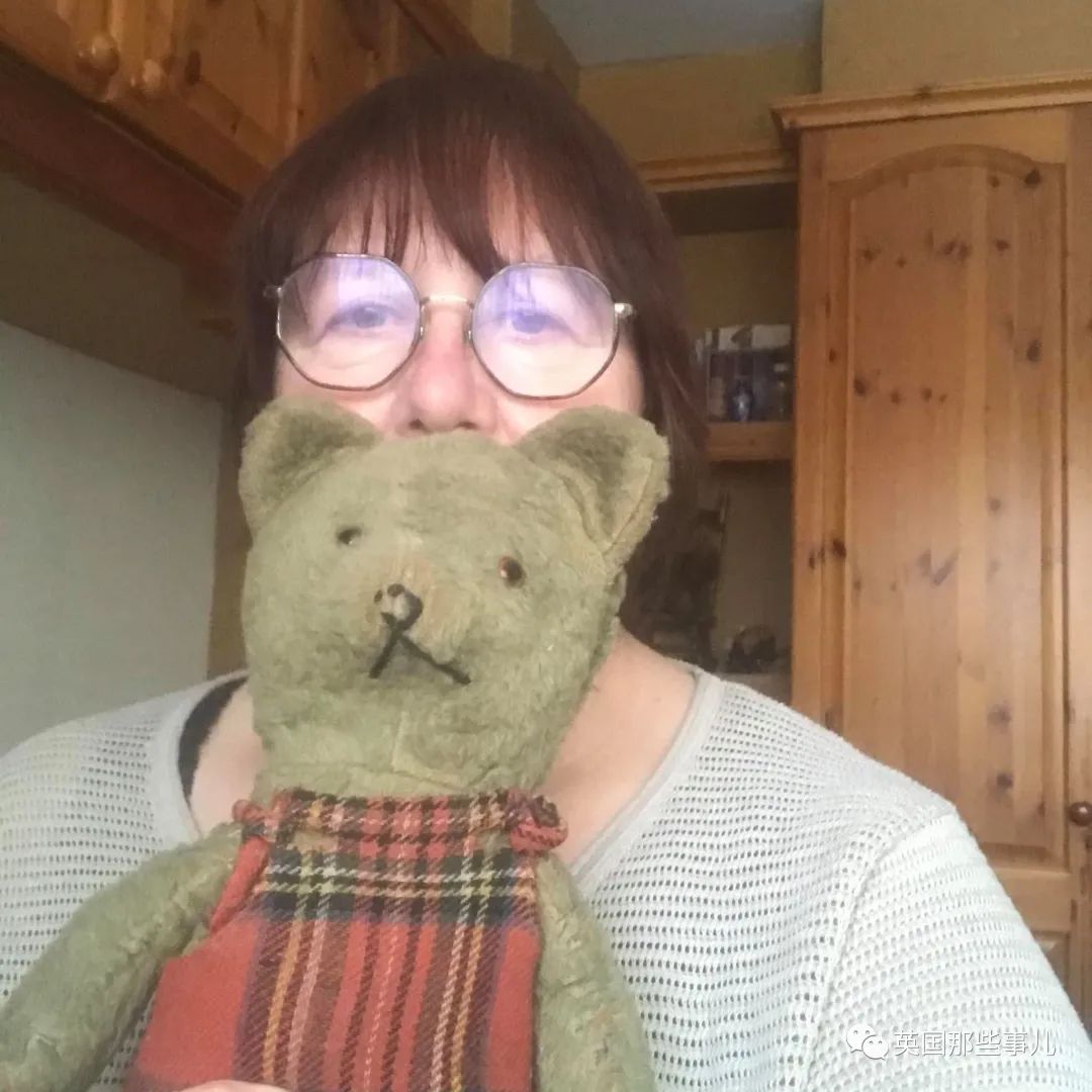 她治好12500只泰迪熊，用毛绒绒治愈自己和无数人…
