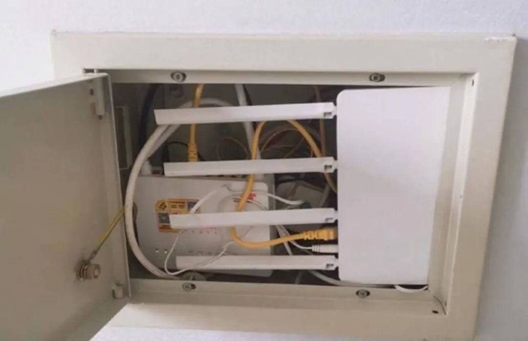 路由器显示没有光纤是什么意思,为什么普通路由器没有信号放大器