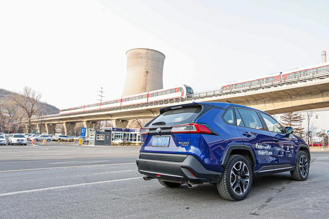 揭秘冬奥场馆体验普利司通冰锐客轮胎