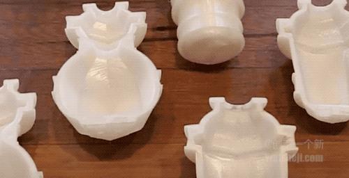 日本人种个葫芦，星巴克咖啡杯就变成了这样