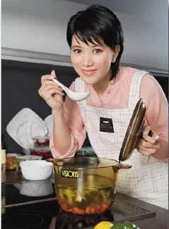 今天骨折价！快把这款黄磊、佟大为都在用的“锅中皇后”搬回家↘