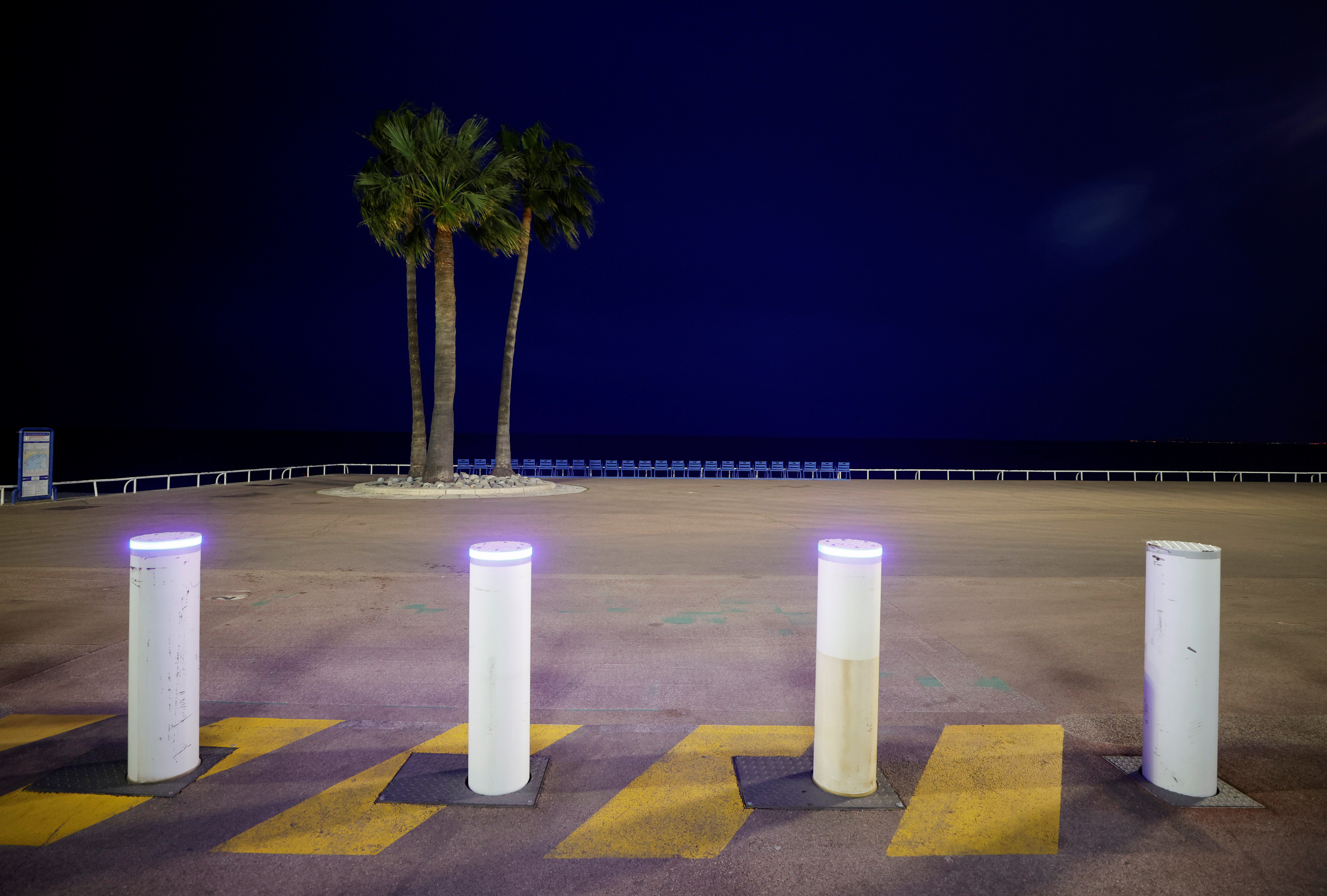 法国封城的真实图片,封城意大利