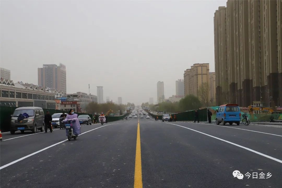 金乡文峰桥东西向八车道,文峰路通车么
