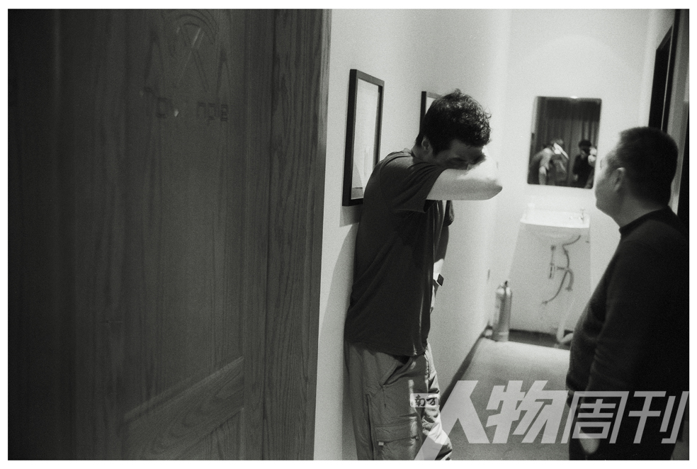 专访万能青年旅店,时代症候里的突围|封面人物