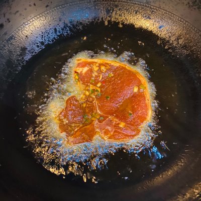 香煎猪排怎样不粘锅呢,香煎猪排的正确方法