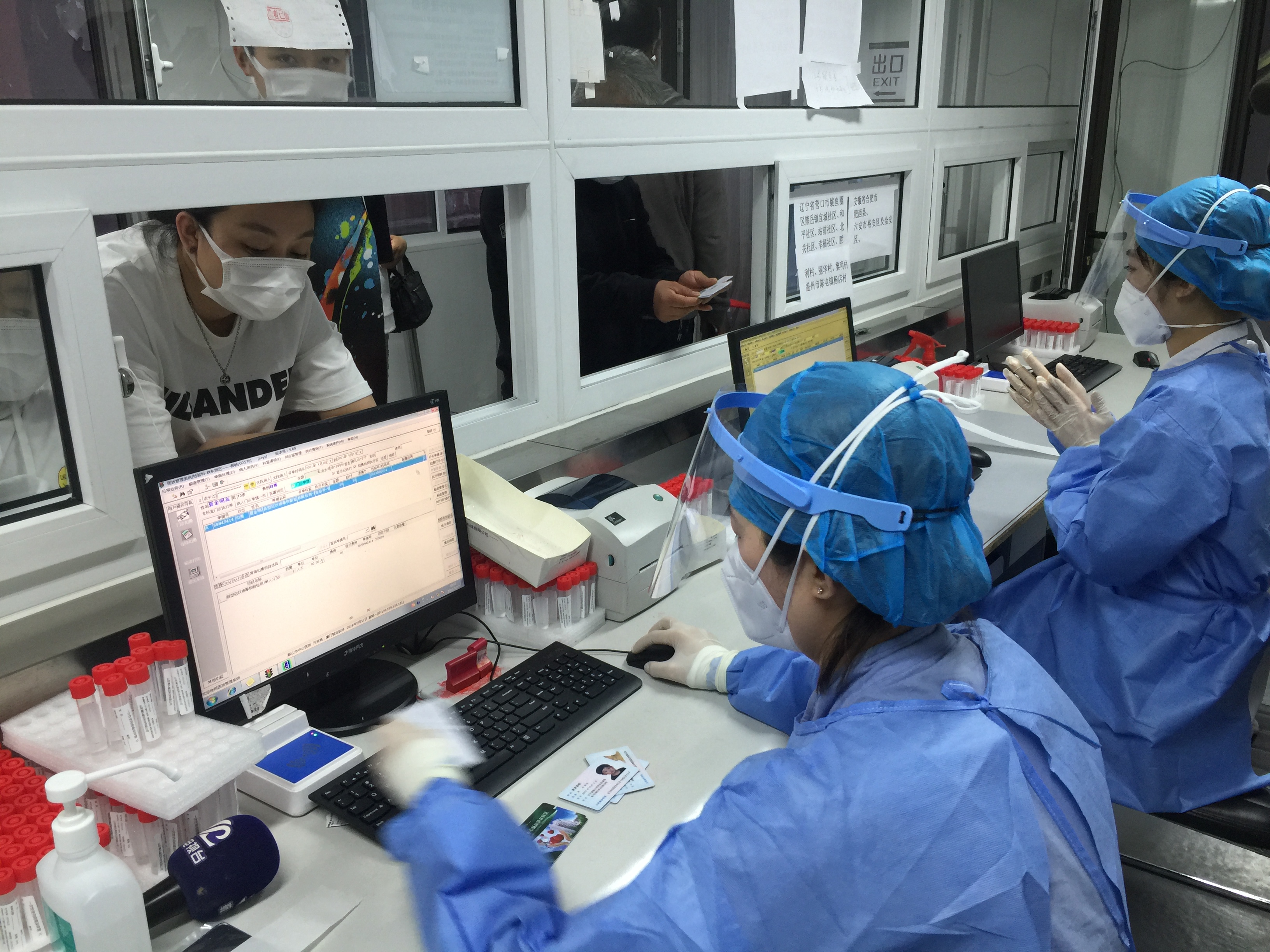 辛苦做检测的医护工作者,辛苦核酸检测人员