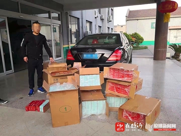 大理市警方查获假冒卷烟4500余条,现场查获12个品牌118条卷烟