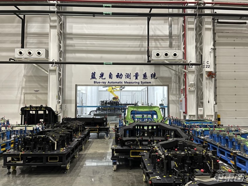 华为增程式电动车评测,华为新能源电动汽车试驾