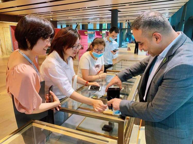 国外手工缝制足球制作方法,手工缝制足球工厂