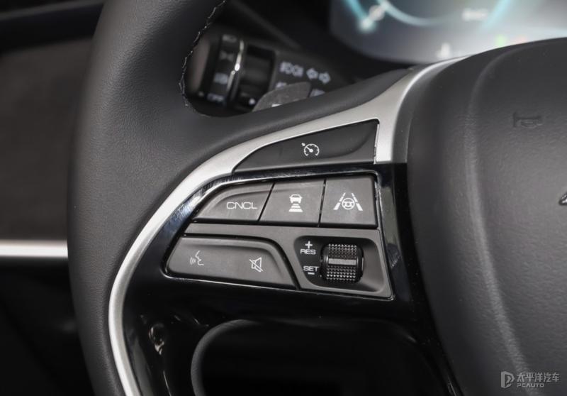 新款起亚嘉华实车曝光,2022丰田皇冠陆放豪华版图片