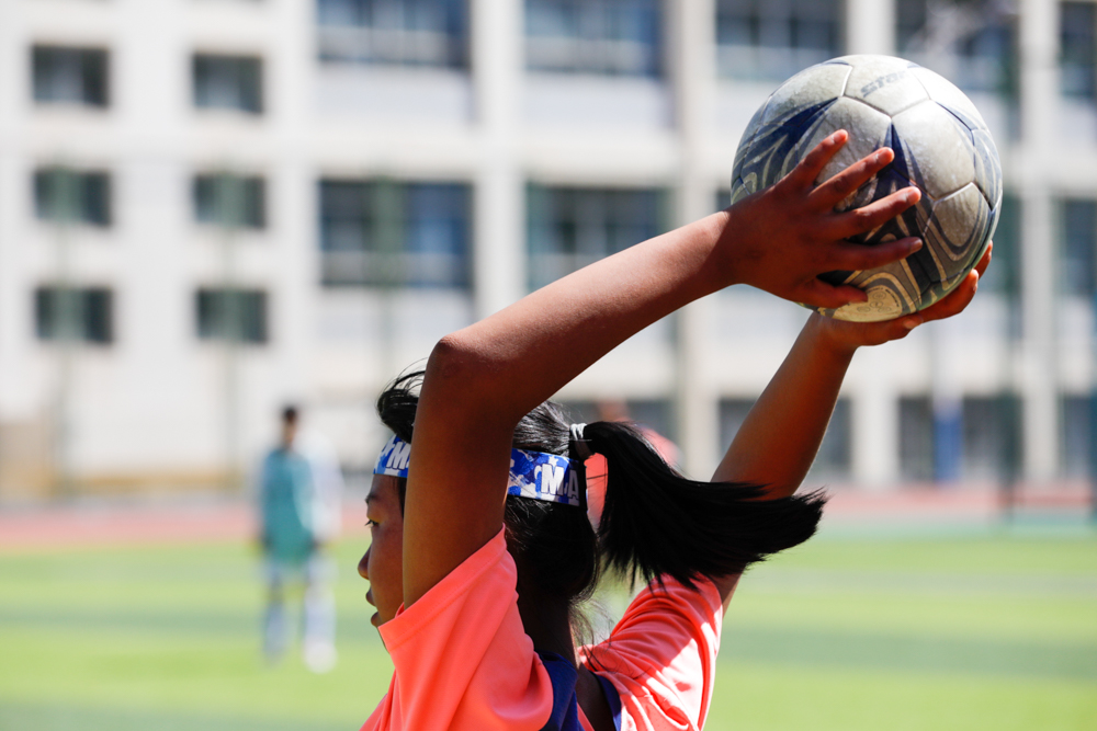 足球赛场上的心酸,足球场上的感动瞬间文章