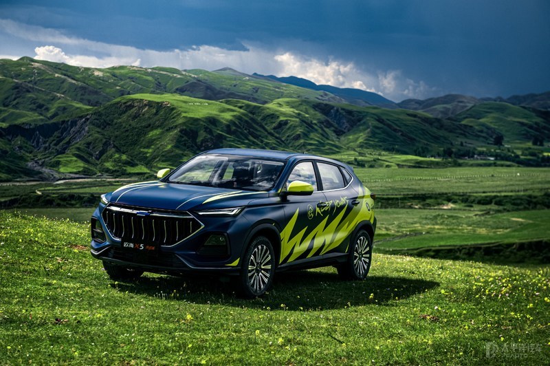 新款起亚嘉华实车曝光,2022丰田皇冠陆放豪华版图片