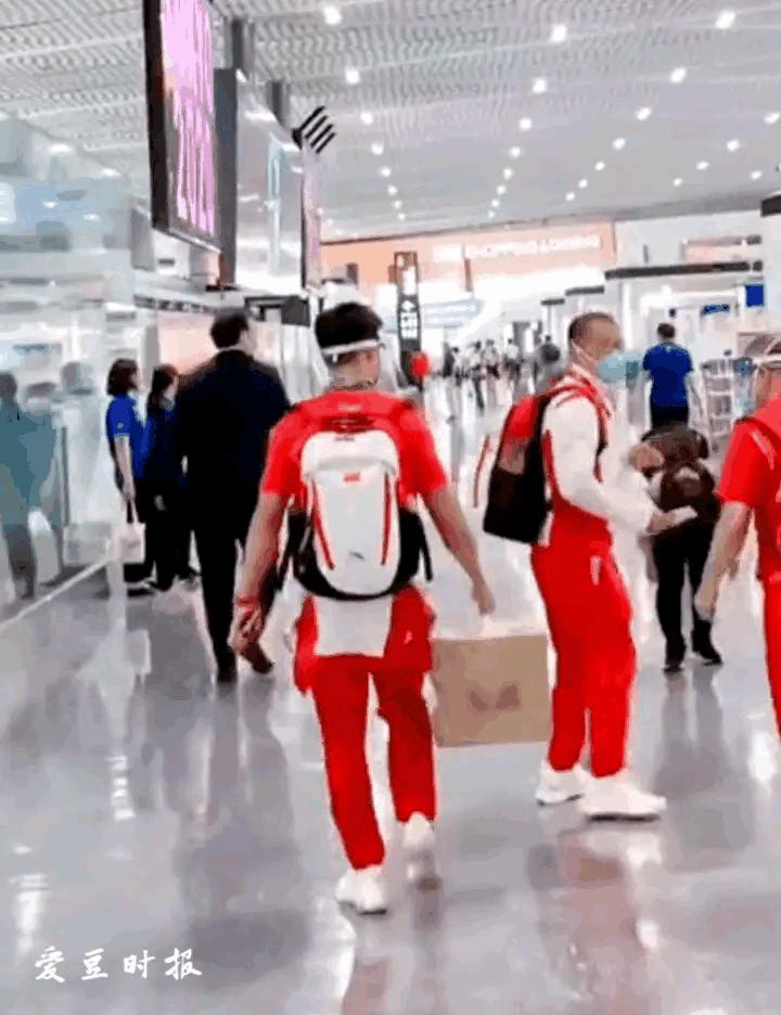 苏炳添带电饭煲,苏炳添博士生导师