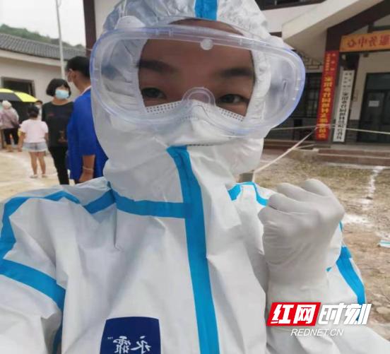 战疫一线铿锵玫瑰展巾帼风采,疫情防控红色娘子军