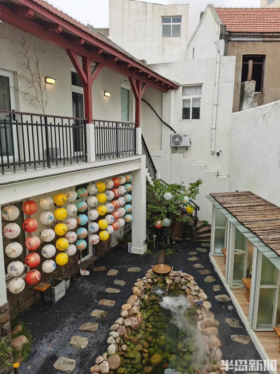 新闻周刊丨老街里，新芳华！200米小巷已吸引13家网红店，这是“一眼看海”前奏曲