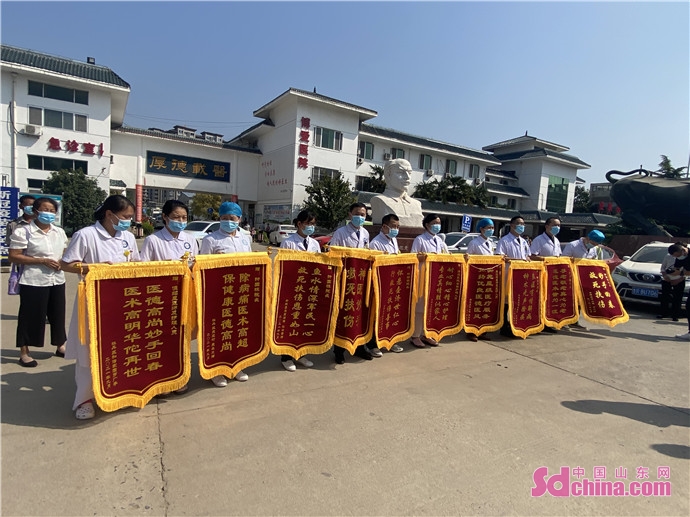 一面锦旗传递感人故事,一面面锦旗的感人故事