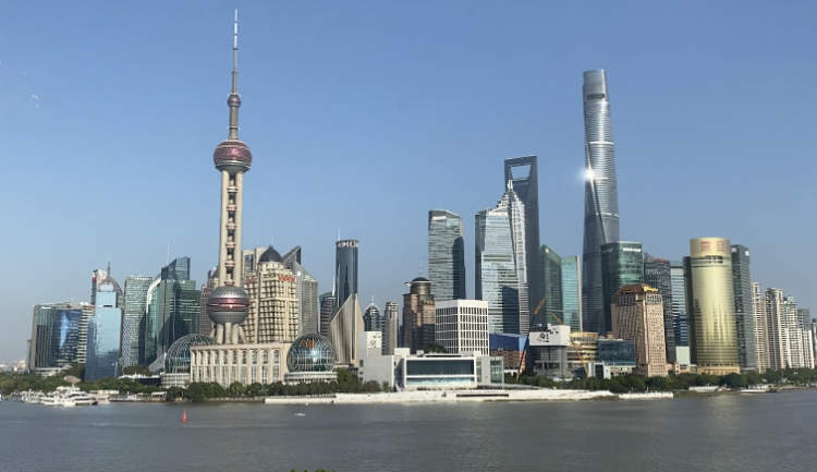 拍摄22年外滩，做过记者、试睡员、酒店员工，体验沙逊总统套房……|《外滩酒店赏鉴》再版发行