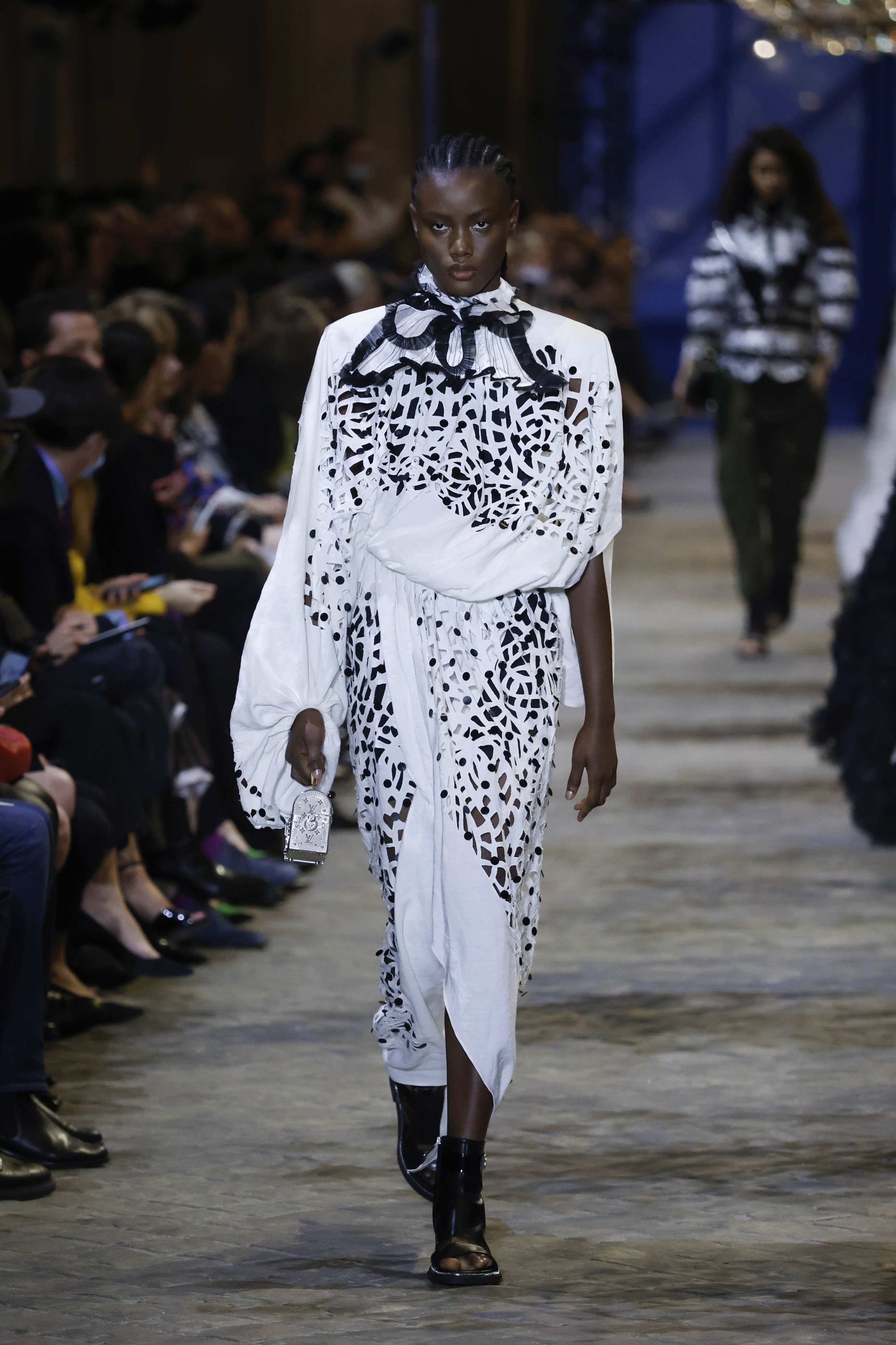 巴黎时装周路易威登2022春夏女装,巴黎时装周成衣秀